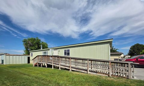 Photo of 175 Bitterroot Drive, Richland, WA 99352 (MLS # 292128)