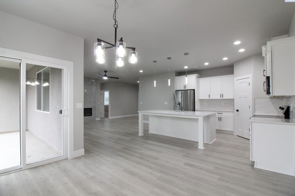 Photo of 716 Road 42, Pasco, WA 99301 (MLS # 289072)