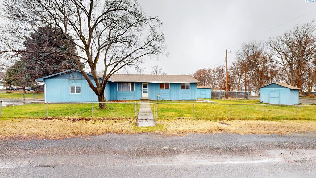 Photo of 7208 W Arrowhead Avenue, Kennewick, WA 99336 (MLS # 290611)