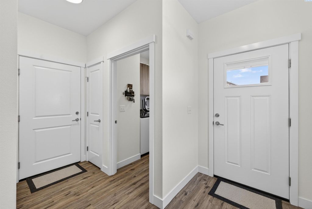 Photo of 3663 Stardust St, Richland, WA 99352 (MLS # 290978)