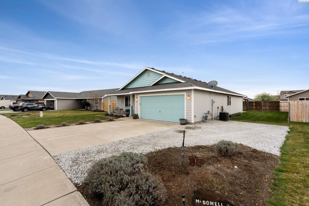Photo of 4422 Kubota Ln, Pasco, WA 99301 (MLS # 291496)