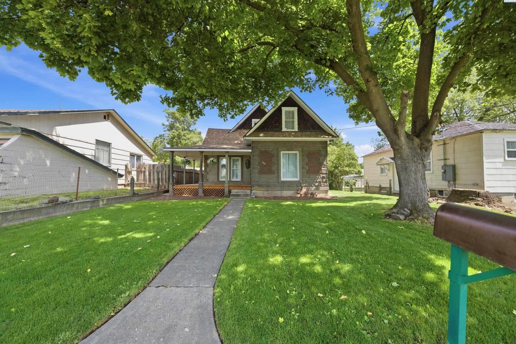 Photo of 1040 Pomona, Walla Walla, WA 99362 (MLS # 293028)