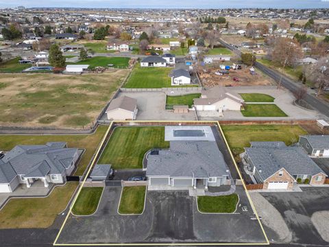 Photo of 5221 W Richardson Road, Pasco, WA 99301 (MLS # 289322)