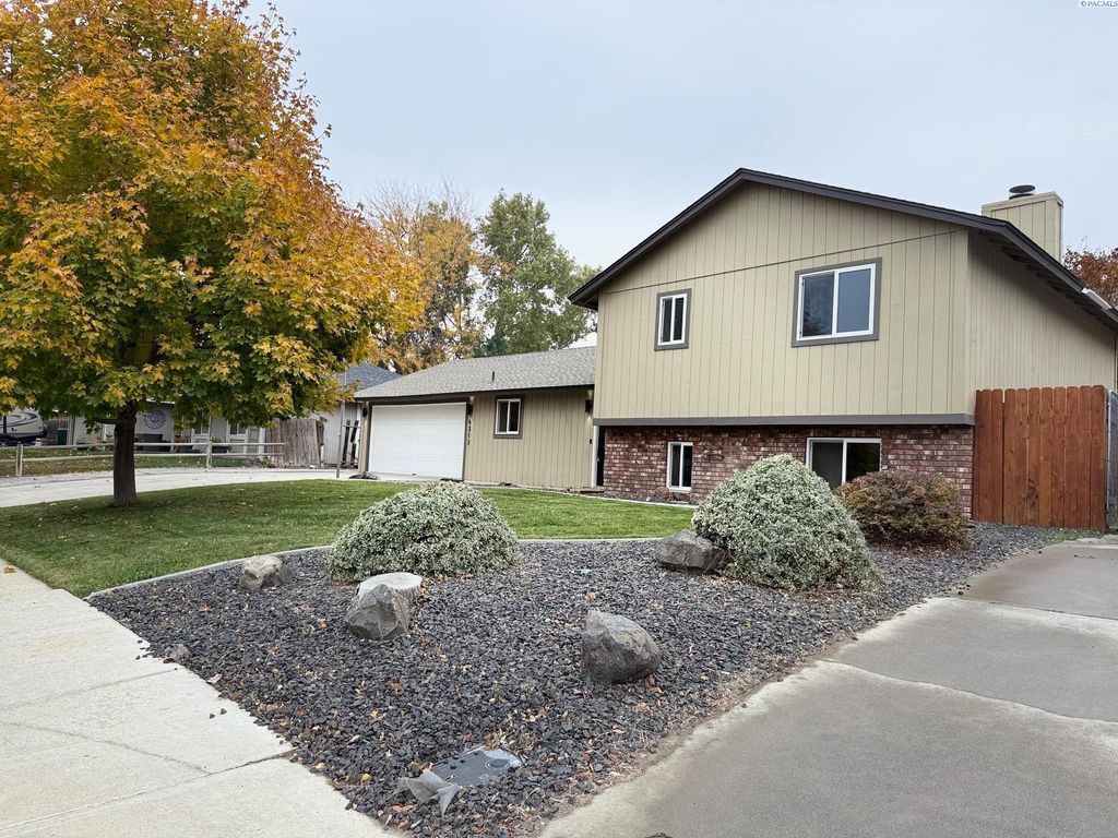 Photo of 8313 W Entiat Pl, Kennewick, WA 99336 (MLS # 288628)