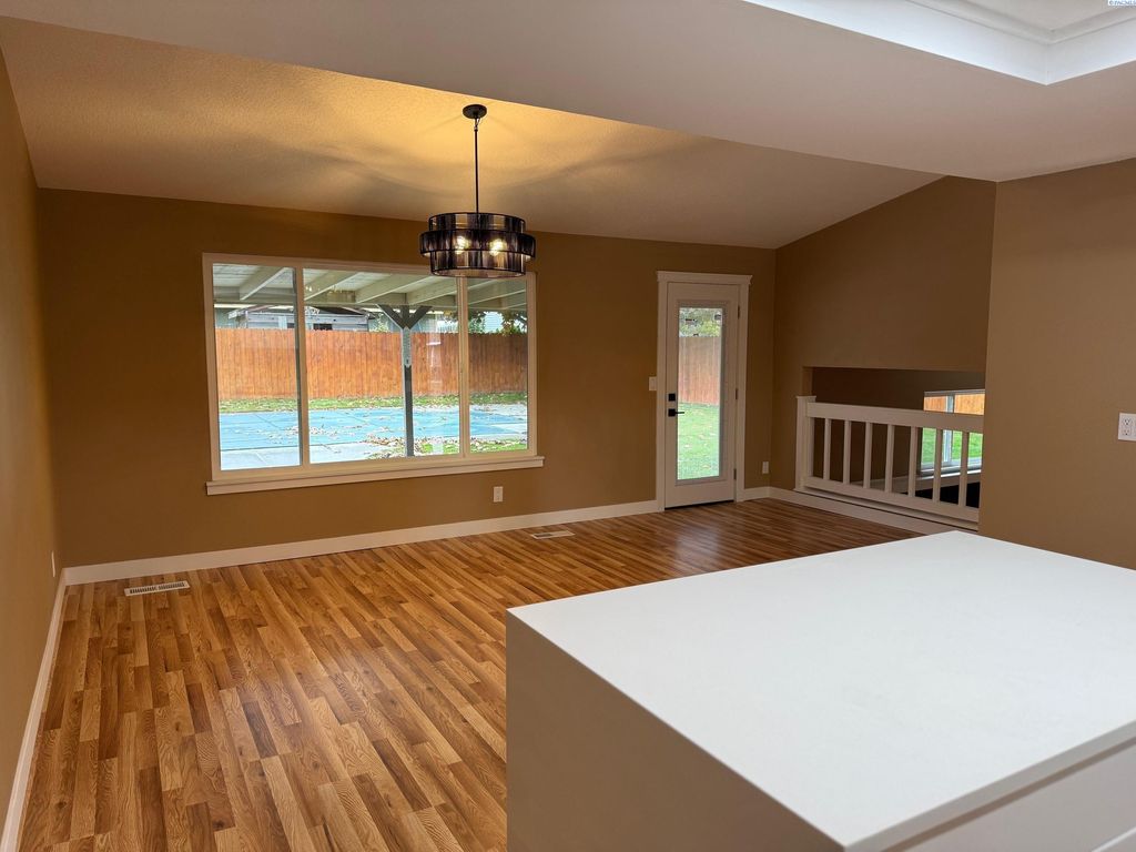 Photo of 8313 W Entiat Pl, Kennewick, WA 99336 (MLS # 288628)