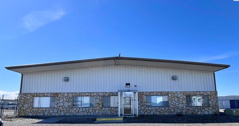 Photo of 2061 Butler Loop, Richland, WA 99354 (MLS # 292941)