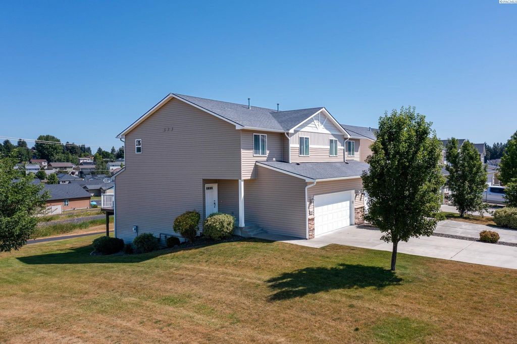 Photo of 1282 SW Selway Lane, Pullman, WA 99163 (MLS # 289753)