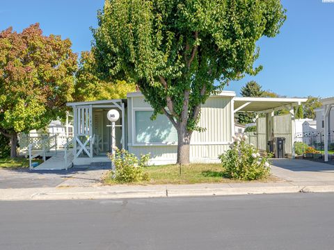 Photo of 7901 W Clearwater Ave #145, Kennewick, WA 99336 (MLS # 288010)