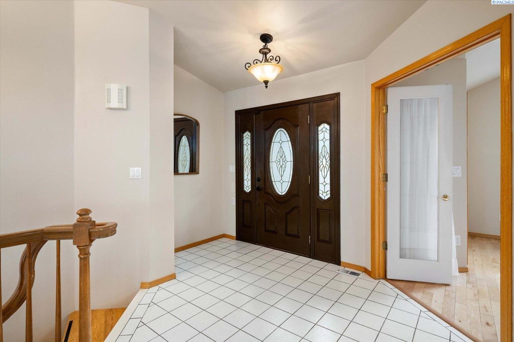 Photo of 1937 Mountain View Drive, Prosser, WA 99350 (MLS # 289634)