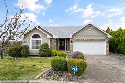 Photo of 1937 Mountain View Drive, Prosser, WA 99350 (MLS # 289634)