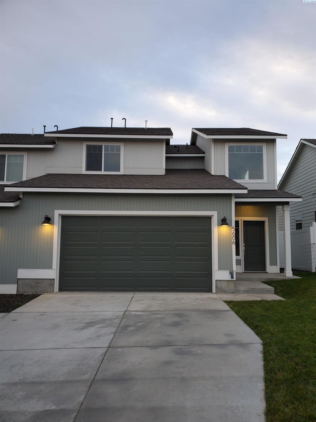 Photo of 5606 Remington Drive, Pasco, WA 99301 (MLS # 287826)