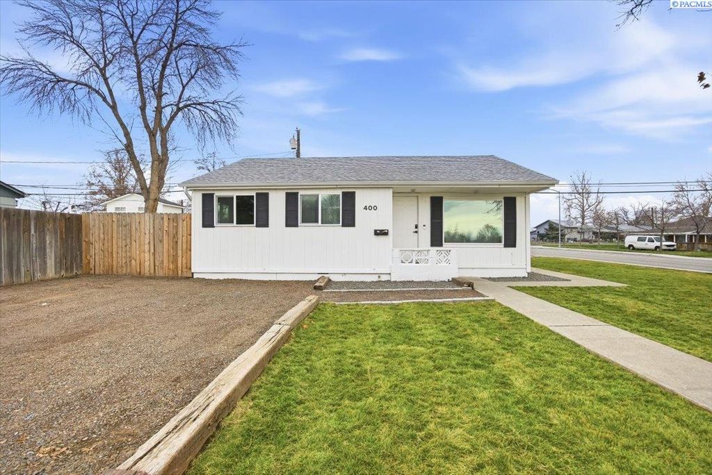 Photo of 400 Smith Ave, Richland, WA 99352 (MLS # 290991)