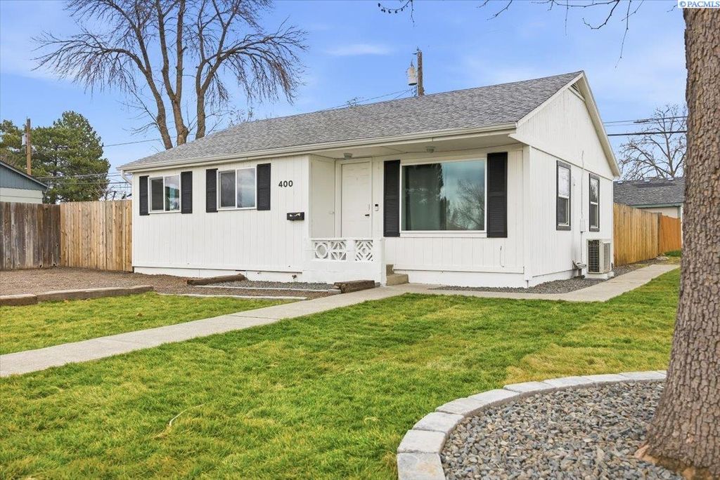 Photo of 400 Smith Ave, Richland, WA 99352 (MLS # 290991)