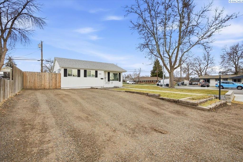 Photo of 400 Smith Ave, Richland, WA 99352 (MLS # 290991)