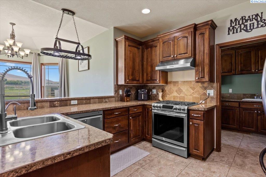 Photo of 19408 Quail Run Pr. Sw Pr, Prosser, WA 99350 (MLS # 291167)