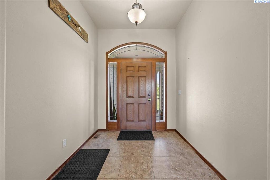 Photo of 19408 Quail Run Pr. Sw Pr, Prosser, WA 99350 (MLS # 291167)