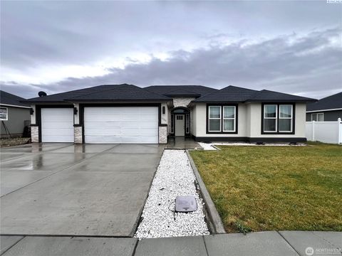Photo of 1120 E Mt. Adams St, Othello, WA 99344 (MLS # 291625)