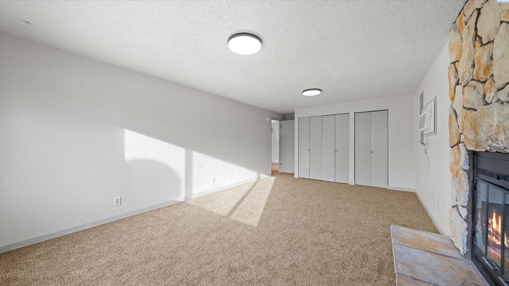 Photo of 5026 W 4th Pl, Kennewick, WA 99336 (MLS # 289354)