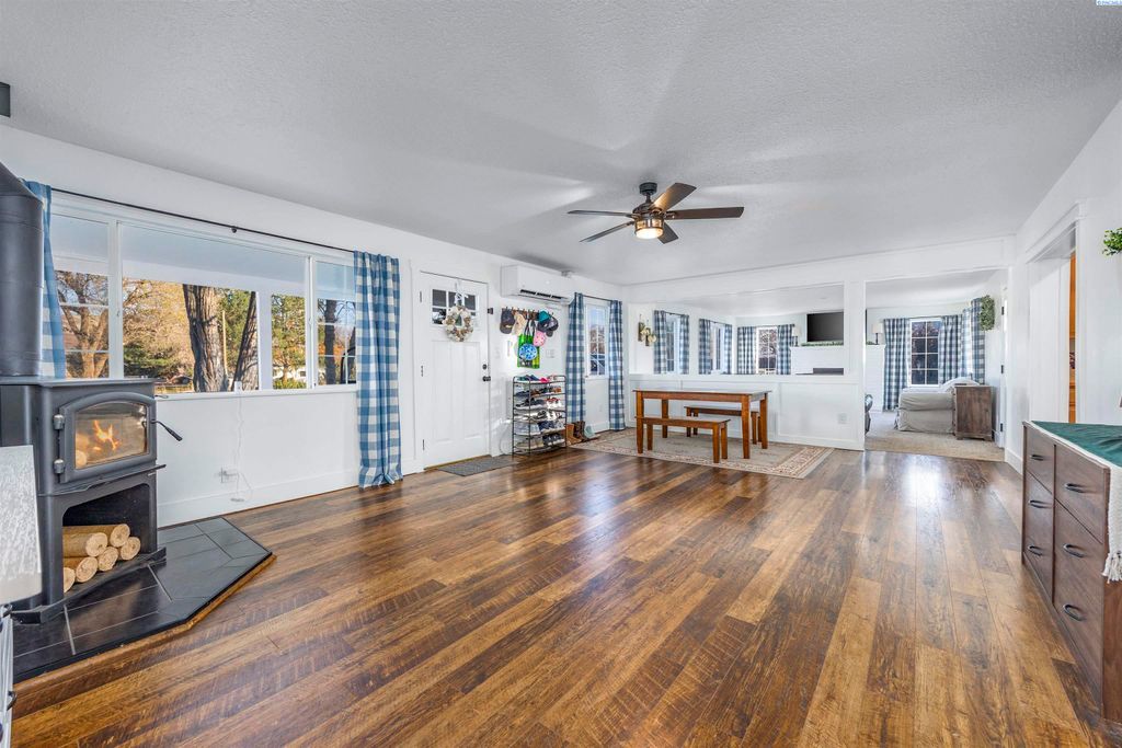 Photo of 59202 N River Road, Benton City, WA 99320 (MLS # 291808)