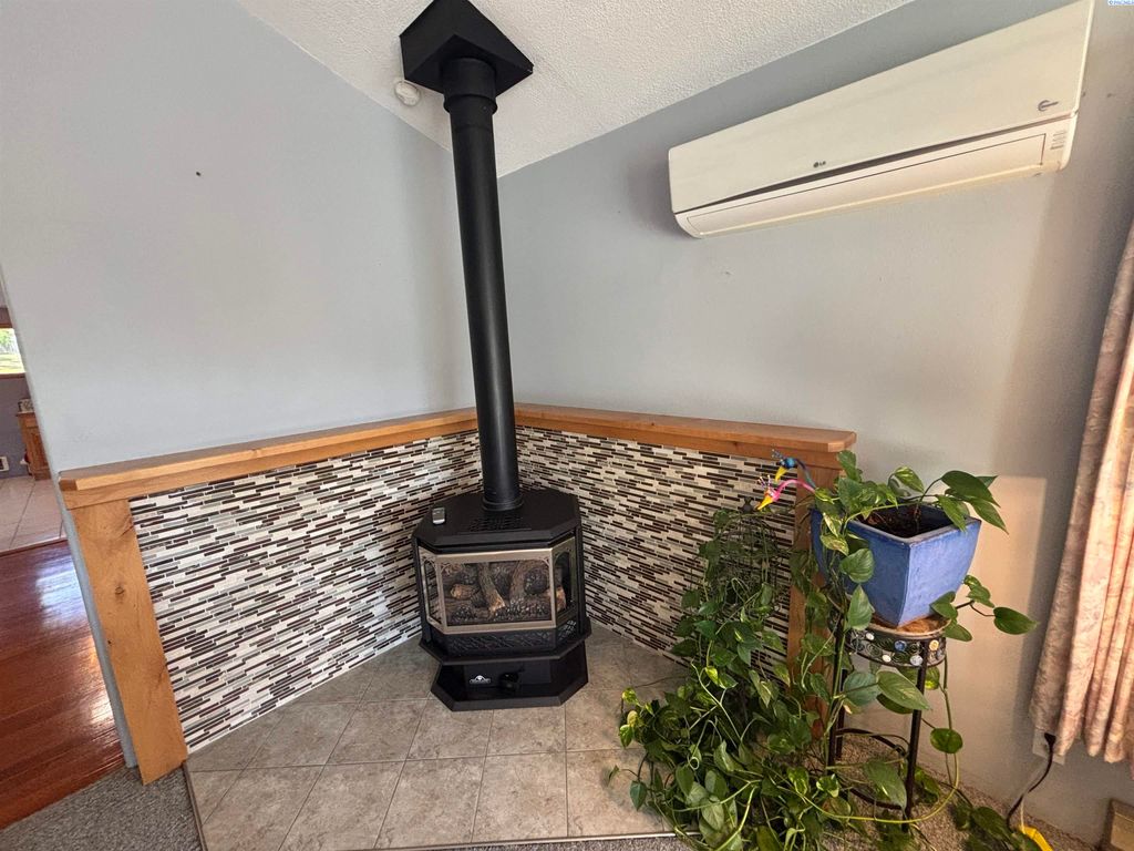 Photo of 430 SW Shirley St, Pullman, WA 99163 (MLS # 287753)