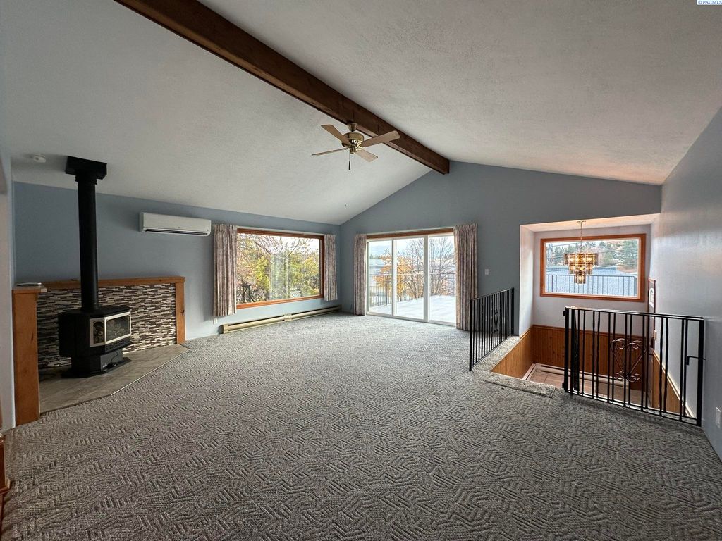 Photo of 430 SW Shirley St, Pullman, WA 99163 (MLS # 287753)