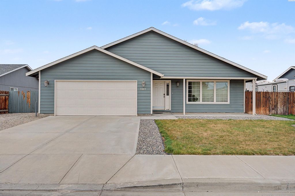 Photo of 8007 Langara Dr, Pasco, WA 99301 (MLS # 291251)