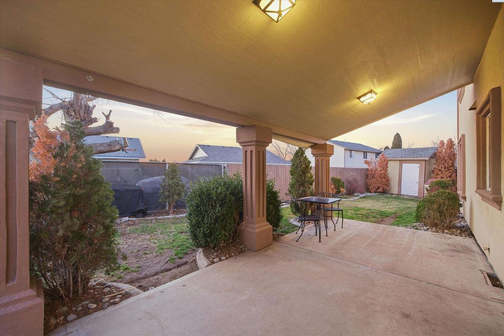 Photo of 5008 Polo Ln, Pasco, WA 99301 (MLS # 290465)