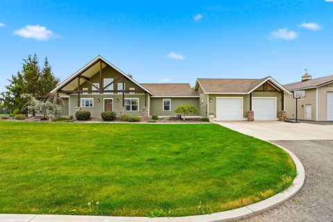 Photo of 230 Albro Rd, Sunnyside, WA 98944 (MLS # 292381)