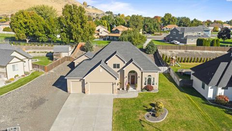 Photo of 176 Andrea Lane, Richland, WA 99352 (MLS # 290156)