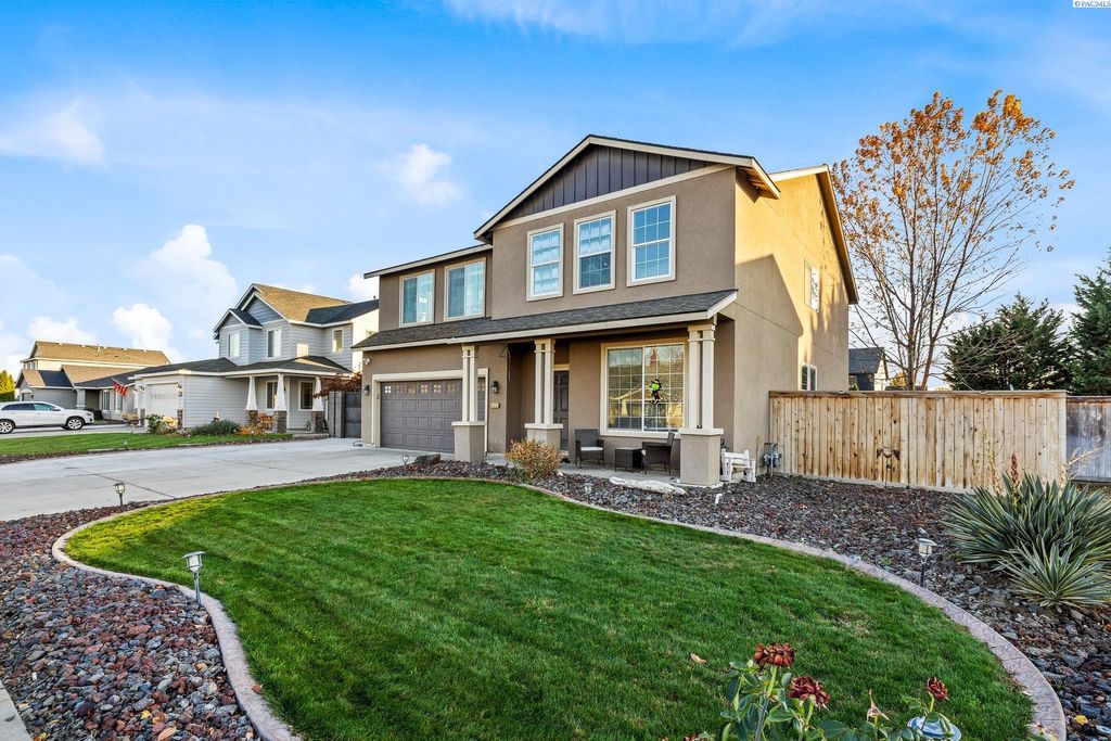 Photo of 4916 Malaga Dr, Pasco, WA 99301 (MLS # 290429)