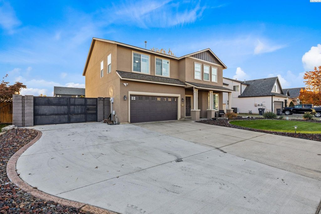 Photo of 4916 Malaga Dr, Pasco, WA 99301 (MLS # 290429)