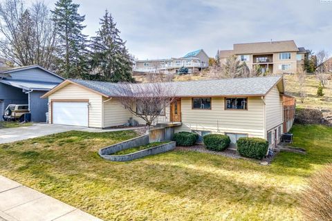 Photo of 943 SW Mies Street, Pullman, WA 99163 (MLS # 290498)