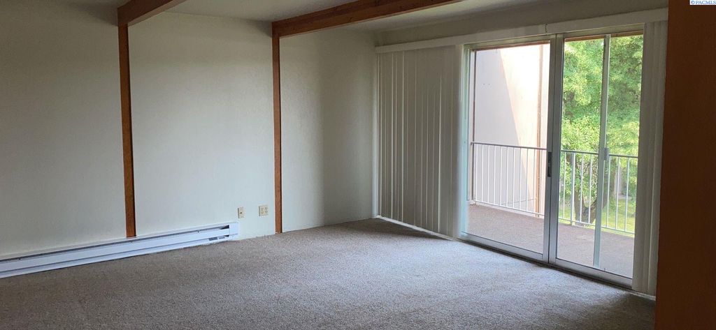 Photo of 1220 NW State St. #14 St, Pullman, WA 99163 (MLS # 290502)