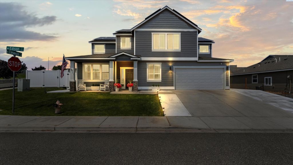 Photo of 1140 W Edison Street, Connell, WA 99326 (MLS # 288189)