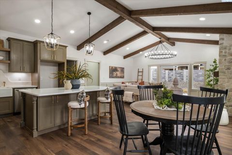 Photo of 2378 Waterhill Avenue, Richland, WA 99352 (MLS # 291437)