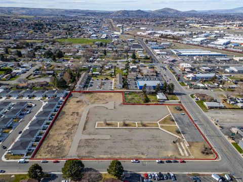 Photo of 5705 W Clearwater Ave, Kennewick, WA 99336 (MLS # 291155)