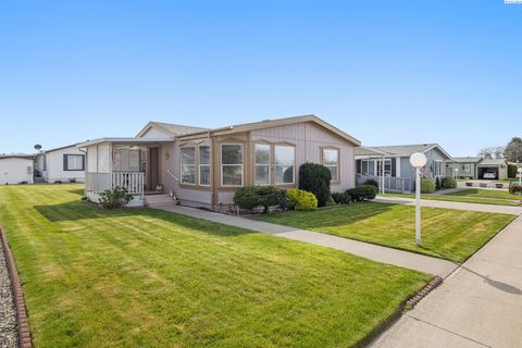 Photo of 312 S Columbia Center Blvd. #72 Blvd, Kennewick, WA 99336 (MLS # 290412)