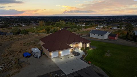Photo of 70516 E 680 Pr Ne Pr, Richland, WA 99352 (MLS # 293046)