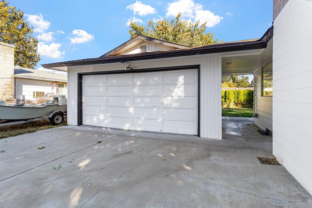 Photo of 1812 W 17th Ave, Kennewick, WA 99337 (MLS # 288398)