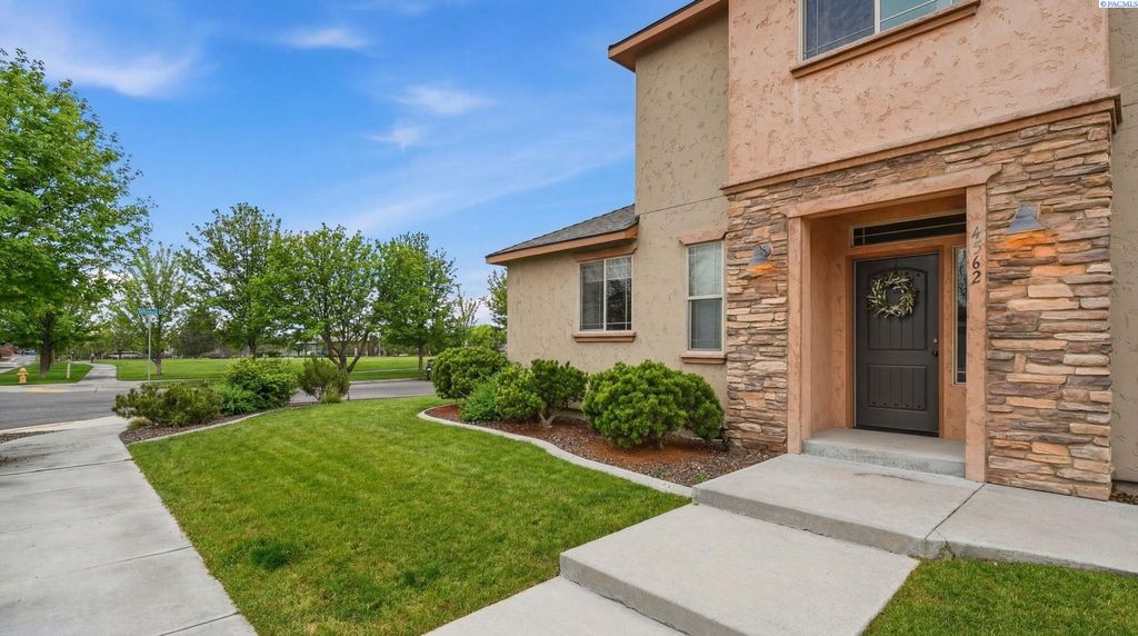 Photo of 4562 Barbera St, Richland, WA 99352 (MLS # 289993)