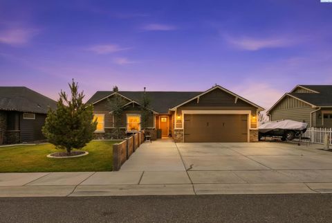 Photo of 6010 Pimlico Dr, Pasco, WA 99301 (MLS # 289748)