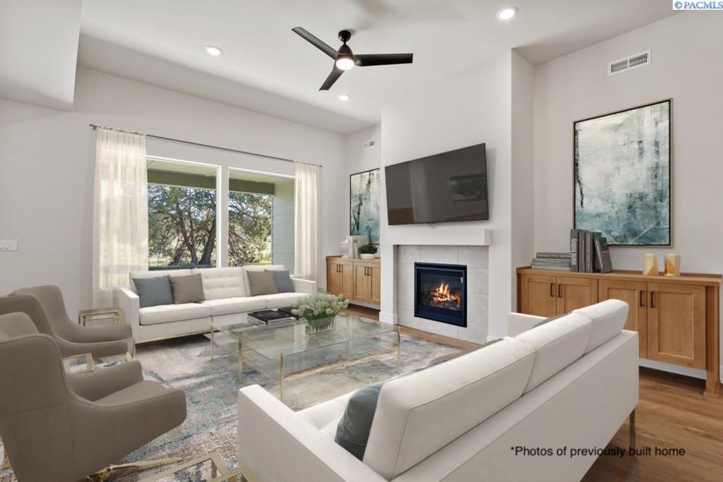 Photo of 2948 Vistara Way, Richland, WA 99354 (MLS # 290355)