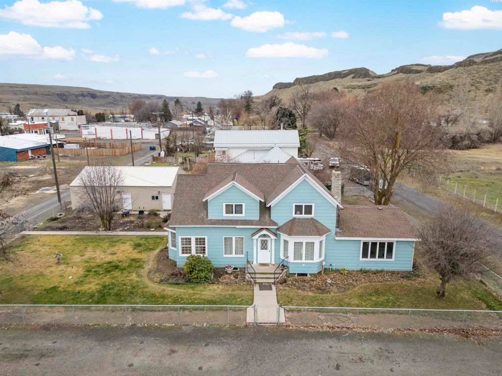 Photo of 145 W Cooper St, Washtucna, WA 99371 (MLS # 290021)