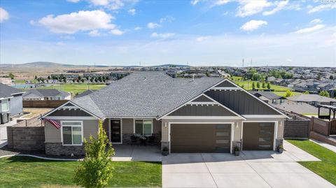 Photo of 5627 W 31st Ave, Kennewick, WA 99338 (MLS # 293163)