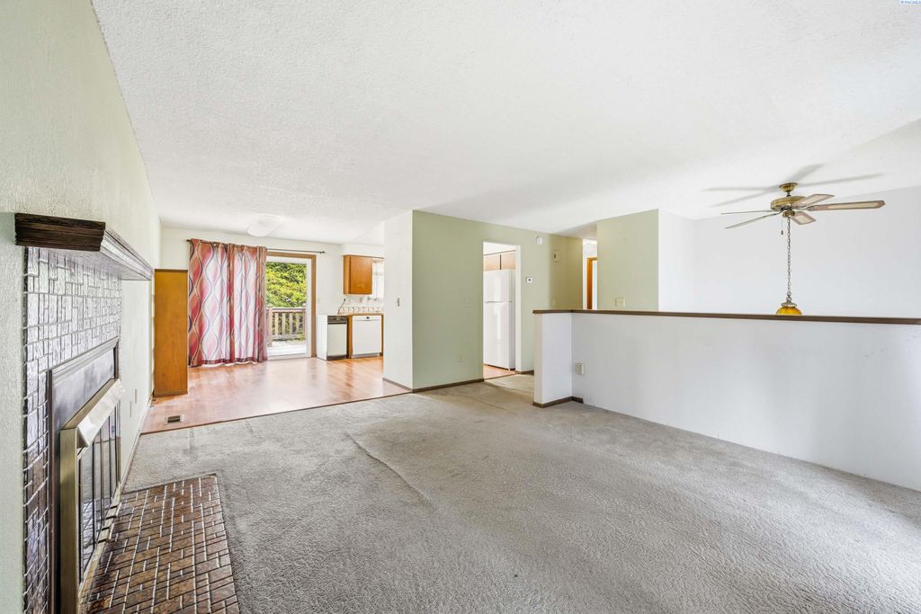 Photo of 310 NW Dillon St, Pullman, WA 99163 (MLS # 292105)