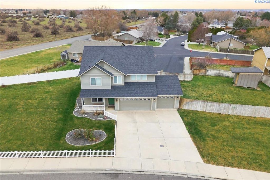 Photo of 5324 S Cascade Pl, Kennewick, WA 99337 (MLS # 289677)