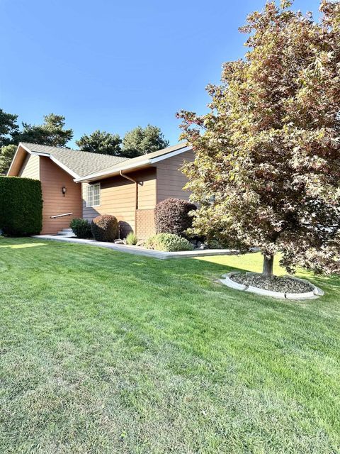Photo of 3008 S Neel Pl, Kennewick, WA 99337 (MLS # 287608)
