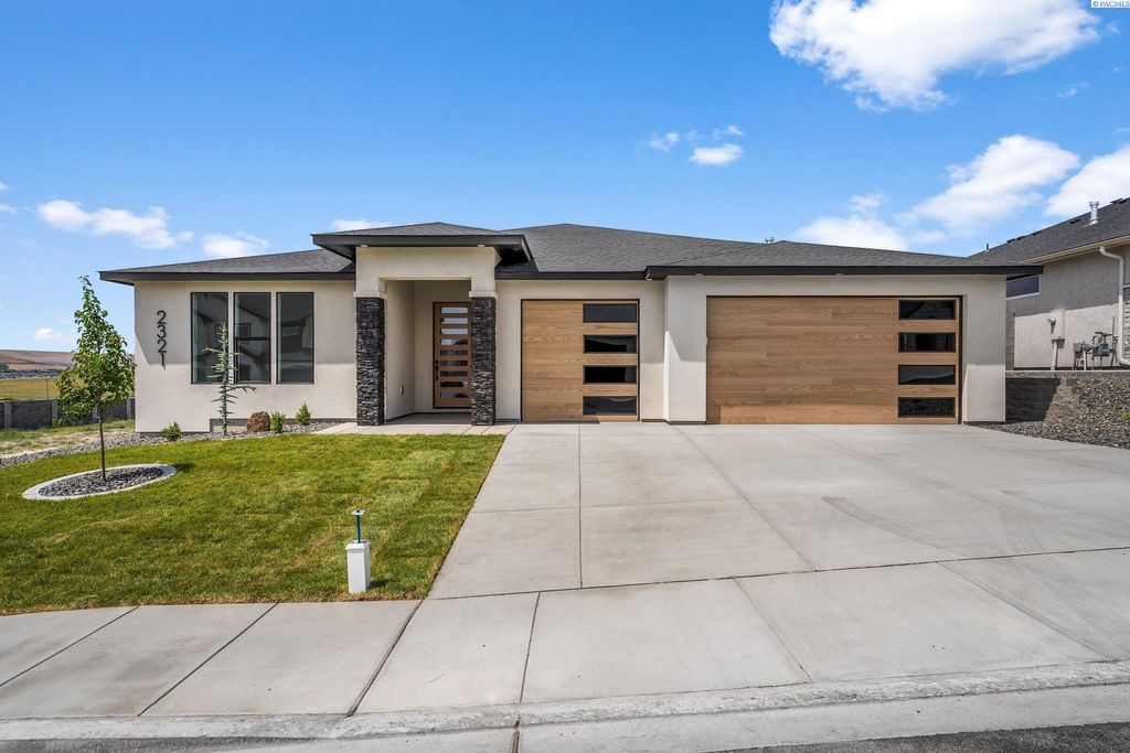 Photo of 2321 Waterhill Ave, Richland, WA 99352 (MLS # 290849)