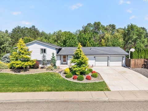 Photo of 701 S Penn St, Kennewick, WA 99336 (MLS # 293609)