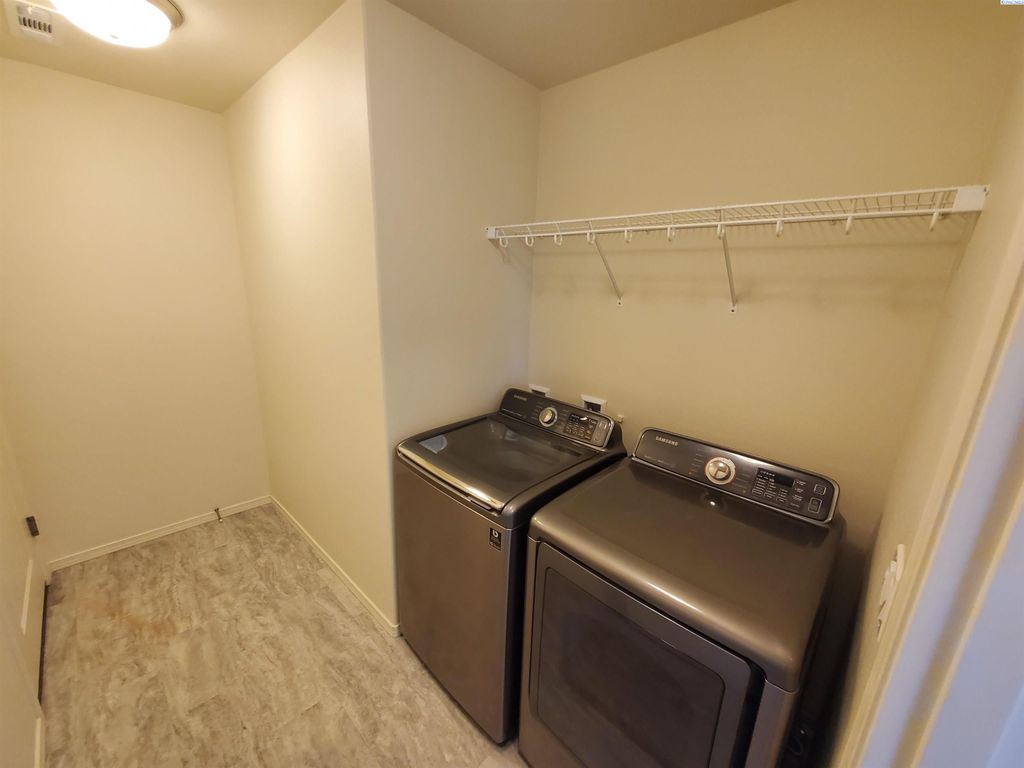 Photo of 1529 N Grant St, Kennewick, WA 99336 (MLS # 291087)